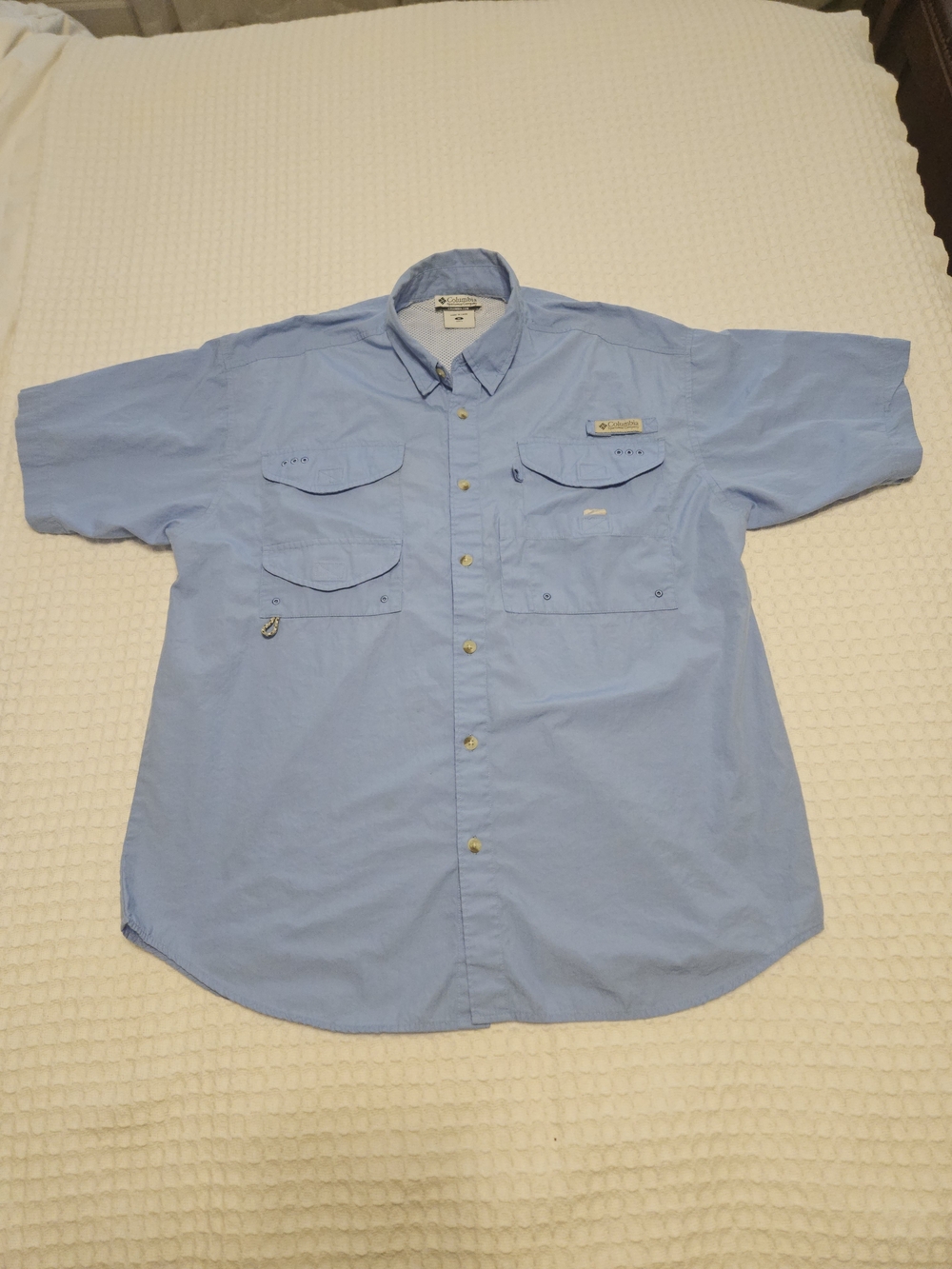 Columbia PFG men's short sleeve button-up fishing shirt light blue size M